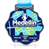 Medalla de carreras de carretera estilo mapa urbano de aleación de zinc plateada mate con borde ondulado de esmalte suave para premios de eventos de carrera urbana de 15KM