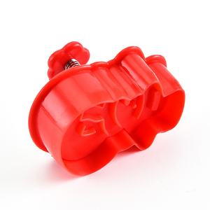 Set di 4 Stampini per Biscotti Natalizi a Forma di Cioccolato e Caramelle in Plastica - Product Image 3