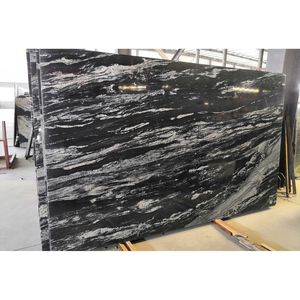 Dalles de granit noir UNION Royal Ballet à veines blanches, écologiques, durables, légères, polies et découpées sur mesure pour revêtement mural - Product Image 2