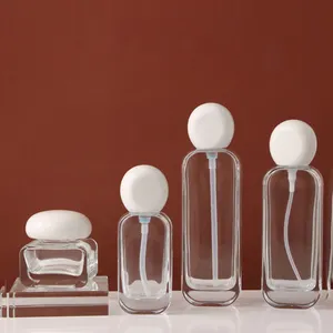Transparente Sprüh flasche 30ml 50ml 100ml 120ml Glas Kosmetik pumpe Flasche Quadratisches Hautpflege glas mit weißer Kappe