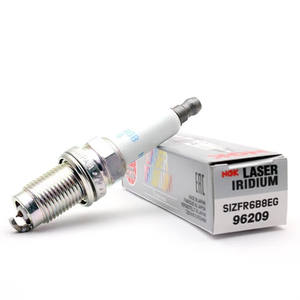 Bujías NGK Directas de Fábrica, Paquete Pequeño, Componentes de Encendido para Automóviles, Fáciles de Transportar y Almacenar para Puntos de Venta Minorista - Product Image 1