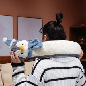 Bouteille d'eau chaude longue en caoutchouc personnalisée en gros avec housse en <span class=keywords><strong>peluche</strong></span> pingouin - Product Image 2