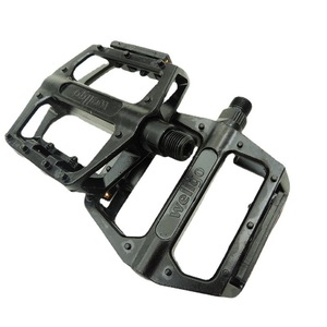 Pédales de vélo de montagne Wellgo en alliage d'aluminium antidérapantes noires à fixation au sol - Product Image 4
