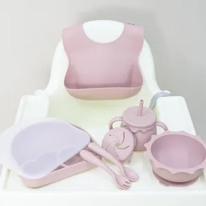 Factory Custom BPA Free Baby Entwöhnung sset Silikon Lätzchen Schüssel Regenbogen Cartoon Absaugung Silikon Abendessen Baby Teller Set