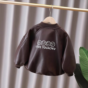 2025 осенний Детский комплект из двух предметов: коричневая куртка из искусственной кожи с принтом + сумка - Product Image 2