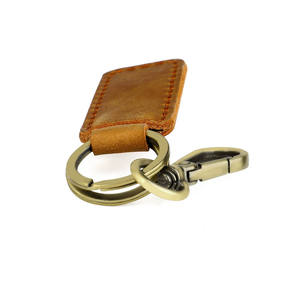 Porte-clés personnalisé en cuir véritable Crazy Horse avec rivets métalliques, porte-clés de voiture, logo personnalisé, fait main, écologique, durable, uni - Product Image 5