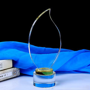 Gravure au laser personnalisée Champions Souvenirs en forme de flamme vierge Trophée en verre de cristal Plaque de récompenses pour cadeau de joyeux anniversaire - Product Image 4