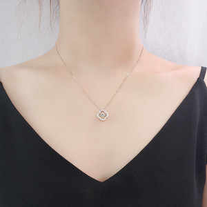 Collana con Ciondolo a Quadrifoglio in Argento Sterling S925, Catena Intrecciata con Cuore Pulsante Incastonato di Zirconi, Regalo per Donne - Product Image 3