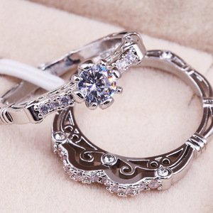 Anello Vintage con Pietre Incastonate per Donne, Elegante Gioiello da Dito alla Moda - Product Image 2
