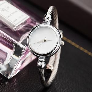Montres pour femmes à la mode, belles et bon marché, vente en gros en Chine, échantillon de <span class=keywords><strong>montre</strong></span> bracelet à prix abordable - Product Image 2