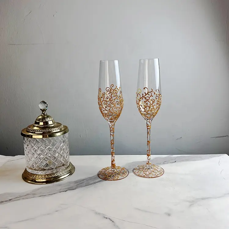 زجاجات الزفاف الزجاجية المصنوعة يدويا 200ML اللون الذهبي النمطية فلوت الشمبانيا