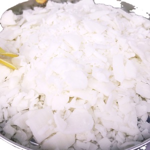 Flocons de cire de soja 100% naturels, matière première <span class=keywords><strong>pour</strong></span> la fabrication de <span class=keywords><strong>bougies</strong></span> <span class=keywords><strong>parfumées</strong></span>, bon marché, vente en gros - Product Image 1