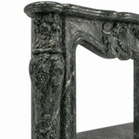Cheminée en marbre sur mesure, moderne, sculptée à la main, luxe, en marbre Verde Alpi, avec manteau de cheminée en marbre