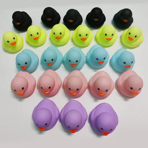 Patitos de Goma Suaves con Logotipo Impreso Personalizado, Juguetes Divertidos para el Baño, Patitos Flotantes para Bebés, Juguetes Acuáticos Coloridos al por Mayor - Product Image 6