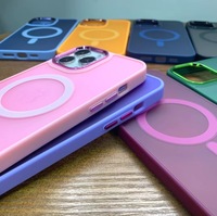 Vente chaude étui de téléphone portable de luxe prend en charge la charge sans fil pour iPhone 13 14 12 11 Pro Max étui de téléphone de luxe de mode