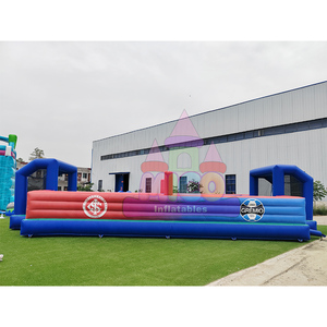 Grand terrain de football gonflable bleu et rouge pour les jours sportifs scolaires et les événements des centres de loisirs - Product Image 1