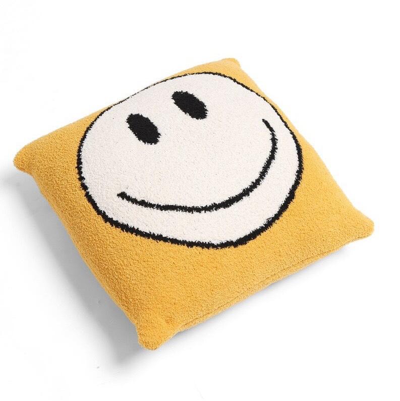Coussin Big smiley-jaune