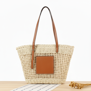 Sac fourre-tout en rotin fait main glamour, design élégant en raphia et en herbe de mer avec un tissage ouvert et des détails inspirés des diamants perlés scintillants - Product Image 1