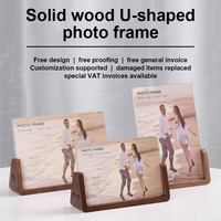 Haute transparence Logo personnalisé cadre photo en acrylique moderne affichage bois de noyer cadre photo en forme de U en bois massif avec base en bois