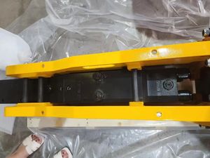 Martillo Hidráulico para Minicargadora SB30, Modelo HB20G, Nuevo en Caja, con Cincel 2.5-4.5, Ideal para Construcción y Minería - Product Image 3