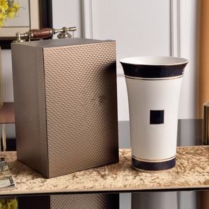 Vase en céramique de style européen et américain de luxe, écologique, moderne, pour la décoration de meubles - Product Image 2