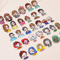 En gros, en stock : Patchs pour vêtements mignons, brodés, motifs de personnages d'anime, portraits chibi et avatars, à thermocoller et à coudre