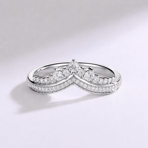Bague de mariage en diamant de laboratoire Chevron 0,27 carats (0,27cttw) couleur D pureté VVS taille 3EX en argent S925, empilable, pour anniversaire ou éternité, pour femme - Product Image 2