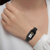 Nouveauté Bracelet de remplacement en caoutchouc de couleur unie sportif confortable et tendance avec boucle à pression de 12 mm pour bracelet Mi Band 9