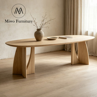 Table à manger ovale contemporaine nordique en chêne pour 6 à 8 personnes, ensemble table et chaises pour villa et maison d'hôtes, mobilier nordique