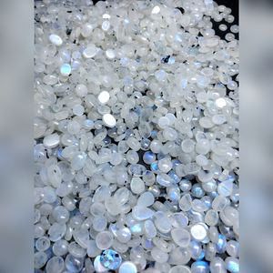 Perles ovales lisses en pierre de lune arc-en-ciel de Madagascar 6mm-8mm, pierre précieuse de lune, labradorite blanche, perles lâches simples - Product Image 1