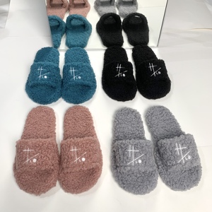 Sandales de créateur OEM avec logo personnalisé pour l'extérieur pantoufles en fourrure duveteuse pour femmes et dames sandales à fourrure pour femmes dans les meilleurs matériaux - Product Image 6