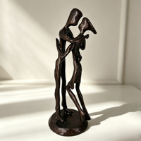 Figurine moderne en cuivre de couple s'embrassant, sculptures abstraites d'amoureux, statue en cuivre massif, décoration d'intérieur, art de table de luxe fait main