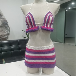 فستان شاطئ جديد مصنوع يدويًا من الكروشيه، 100% قطن صديق للبيئة، بتصميم رقبة على شكل V، مناسب للحفلات الشاطئية، مع شعار أمامي وتصميم أنيق للخصر - Product Image 6