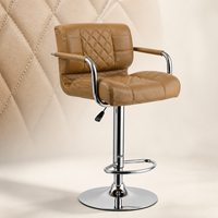 Tabouret de bar pivotant réglable en cuir PU marron avec accoudoirs, dossier rembourré, base chromée et repose-pieds pour cuisine et bar
