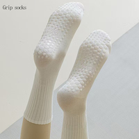 Chaussettes de yoga Pilates Grip de couleur unie sur mesure Spandex antidérapant de haute qualité doux décontracté ouvert quotidien hiver fond jetable