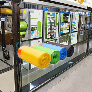 ถุงพลาสติก PE แบบมีเชือกผูกปิดอัตโนมัติ ใช้แล้วทิ้ง สำหรับซุปเปอร์มาร์เก็ต สำนักงาน ครัวเรือน ก้นถุงทรงเหลี่ยม พร้อมคุณสมบัติความปลอดภัย  ขั้นต่ำ 1 ตัน - Product Image 3