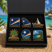 Lot de badges émaillés personnalisés des Îles Marshall avec boîte cadeau, motifs étoile, vague, drapeau, canoë, pandanus – Ensemble de souvenirs touristiques