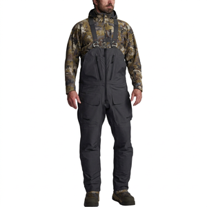 Salopette de chasse et de pêche pour hommes, imprimé camouflage, avec poches doubles zippées sur la poitrine, poches cargo à rabat et fermeture éclair intégrale sur le devant - Product Image 1