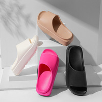 Vente en gros de pantoufles de maison personnalisées sandales d'intérieur pour femmes sandales à semelle épaisse eva chaussures diapositives chaussures pantoufles