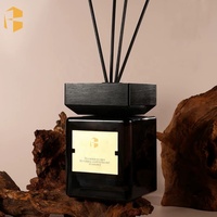 Coffret cadeau de Noël, diffuseur de forme carrée, flacon noir, couvercle en bois, marque privée, diffuseur de roseaux de luxe