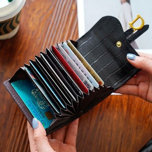 Porte-cartes multi-cartes pour femmes, en cuir PU exquis, motif alligator, étui pour carte d'identité, petit portefeuille RFID pour femmes - Product Image 4