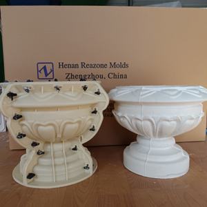 Kit de Macetas de 35 cm de Estilo Europeo, Resistentes, para Decoración de Jardín Exterior, Hechas de Material ABS, para Pilar de Puerta Exterior - Product Image 1