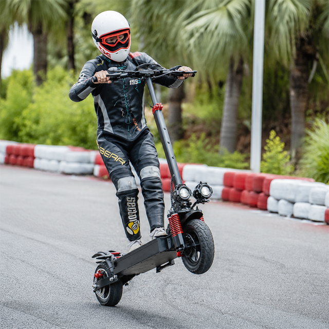 Valtinsu 1000W 48V 15.6Ah Lithium Battery Range 50Km Electric Scooter High Quality All Terrain Off Road Scooter