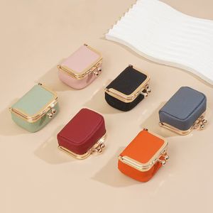 Nouvelle pochette à monnaie pour femme en cuir véritable avec fermeture éclair, faite à la main - Product Image 1