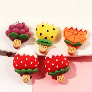 <span class=keywords><strong>2022</strong></span> nuevo estilo lindo pintado a mano fruta <span class=keywords><strong>y</strong></span> <span class=keywords><strong>helado</strong></span> diseño cabujones de resina con parte posterior plana accesorios DIY para decoración de recuerdo - Product Image 2