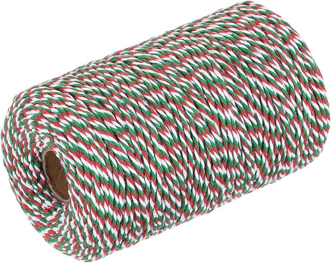 สีขาวมีสีแดงและสีเขียว