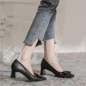 Chaussures pour femmes à bout carré, talon fin bas, en satin, pour l'été, les fêtes et le bureau, style décontracté et tendance - Product Image 4