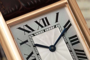 Reloj mecánico automático, moderno y elegante, con esfera blanca plateada grabada, correa de cuero con estampado de cocodrilo marrón oscuro, resistente al agua - Product Image 3