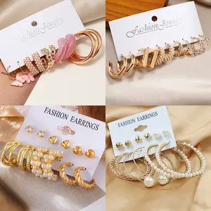 Conjunto de pendientes dorados y geométricos para mujer, aretes de corazón y perlas vintage para mujer, aretes huecos de mariposa a la moda, joyería