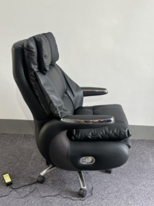 Chaise de bureau de direction moderne ergonomique noire en cuir véritable pivotante de luxe avec fonction massage pour bureau - Product Image 4